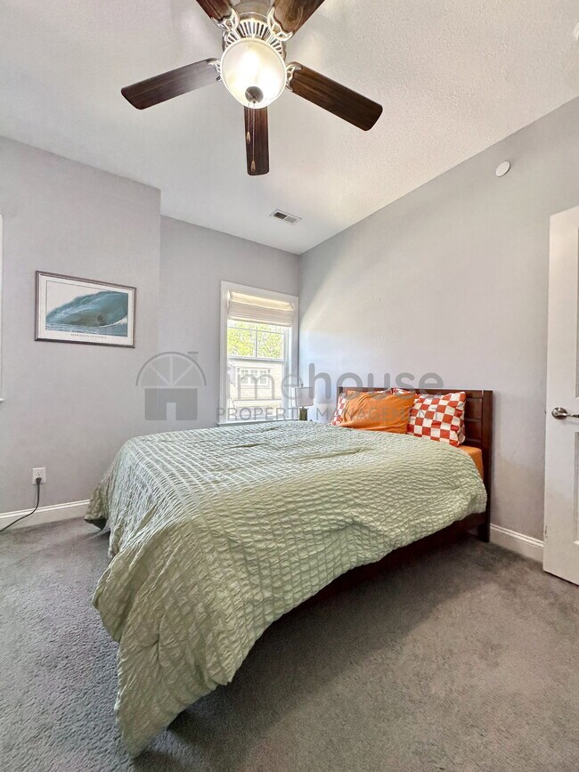 Building Photo - 127 Repose Ln