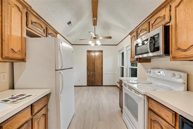 Building Photo - 2209 Winona Dr