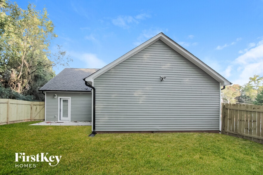 Building Photo - 5109 Tuckaseegee Rd