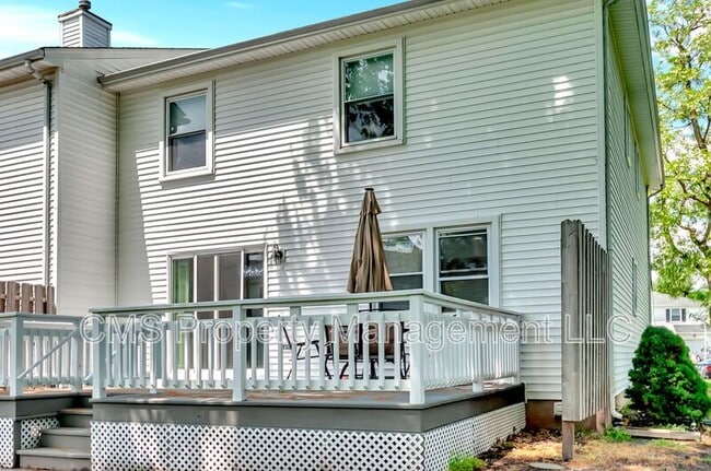 Building Photo - 22 Hickory Ct