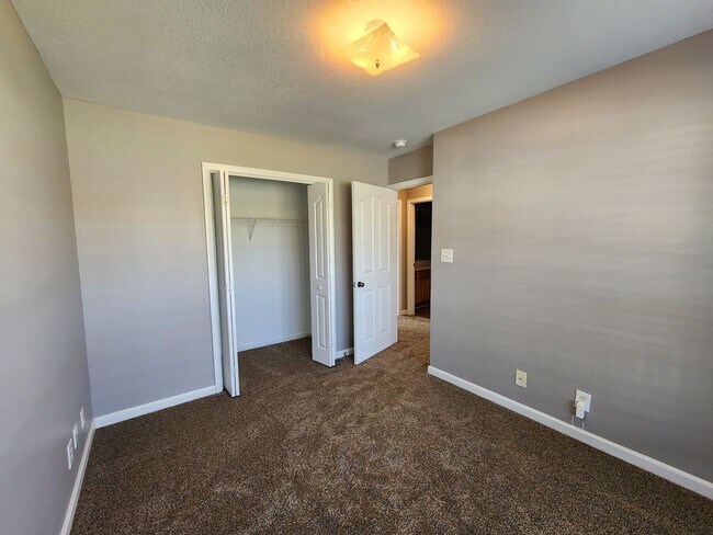 Building Photo - Your Next Home Sweet Home Awaits!