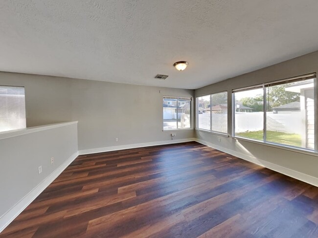 Building Photo - 19119 Spruce Bough Ln