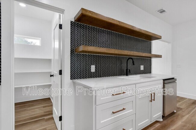 Building Photo - 440 Bentwood Dr