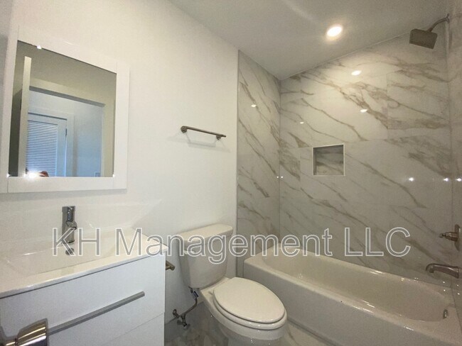 Building Photo - 976 N 45th St