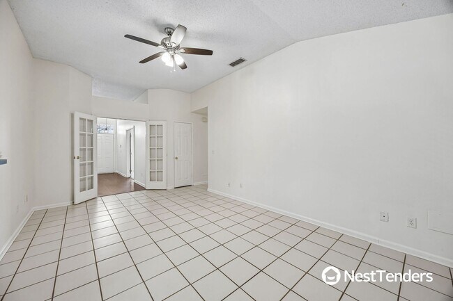 Building Photo - Great Location Near St. Johns Town Center!