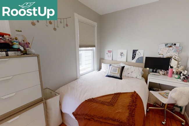 Building Photo - Furnished Private Bedroom in East Boston