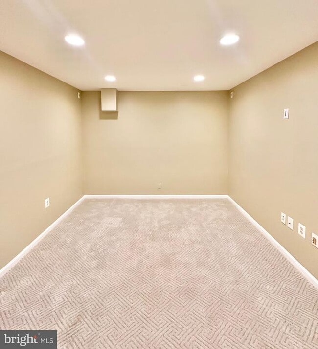 Building Photo - 12102 Snow Shoe Ct