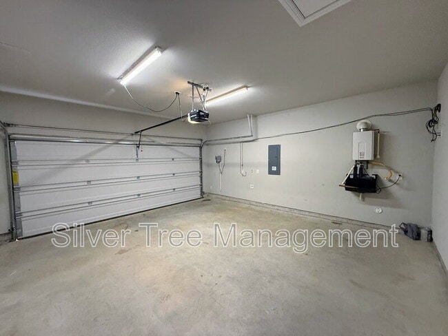 Building Photo - 10921 Rockchapel Dr