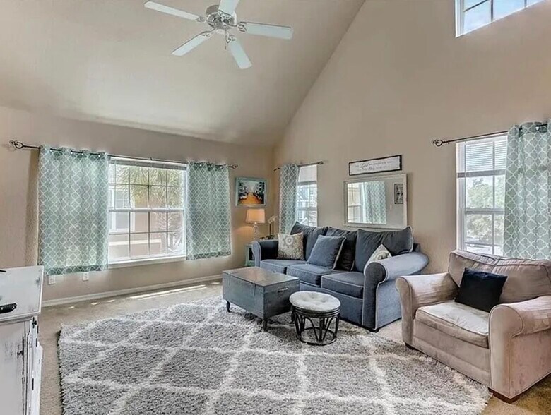 Building Photo - 5541 Rosehill Rd