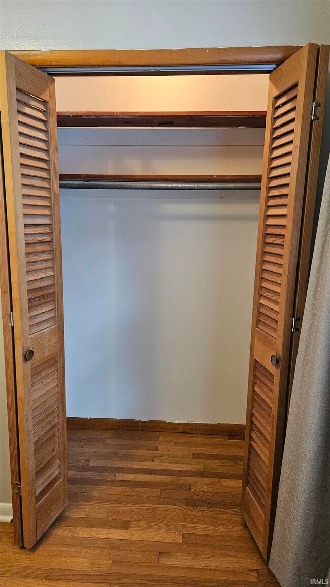 Building Photo - 509 S Swain Ave