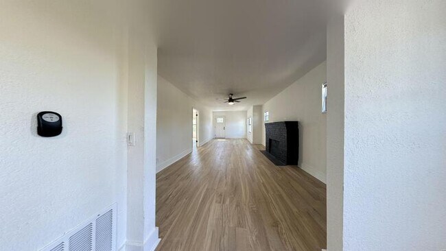 Building Photo - 1426 40th St S