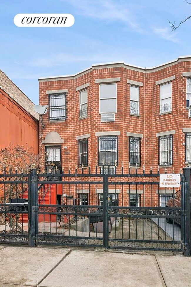Building Photo - 139 Chester St