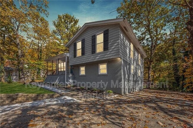 Building Photo - 1056 Azalea Cir NE