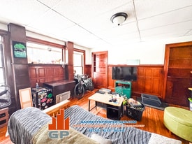 Building Photo - 10 Loomis St