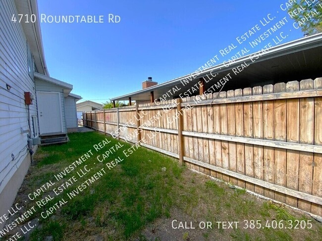Building Photo - 4710 Roundtable Rd