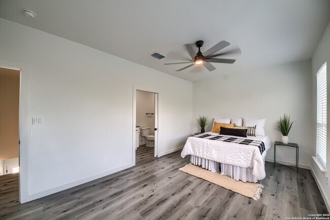 Building Photo - 2066 Dry Creek
