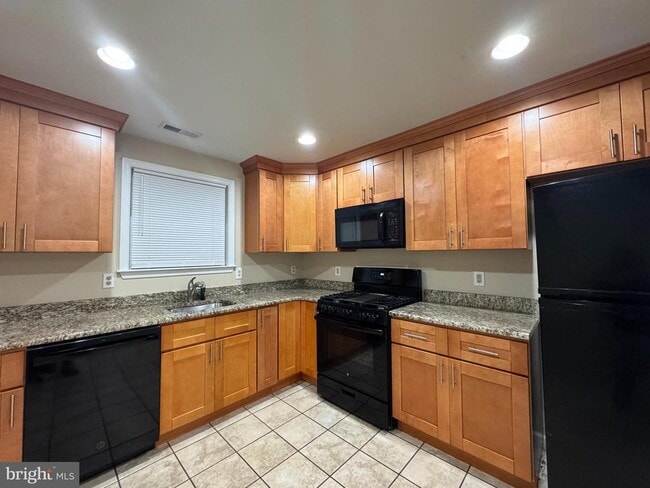 Building Photo - 522 Merchant St