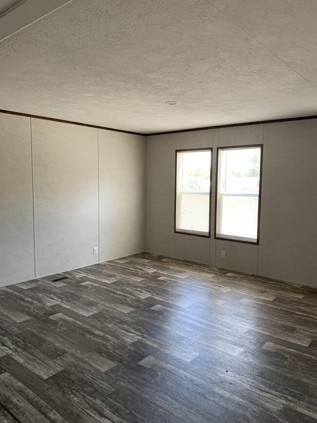 Building Photo - 100 Bristol St