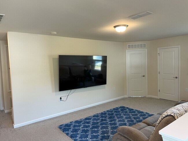 Building Photo - GREAT 3 bedroom 2.5 bath HOME IN WENDELL!