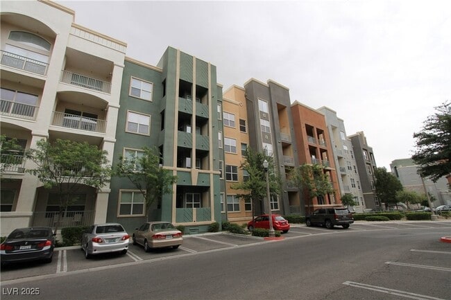 Building Photo - 26 E Serene Ave