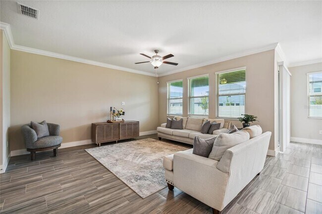 Building Photo - 9754 Little Bluestem Dr