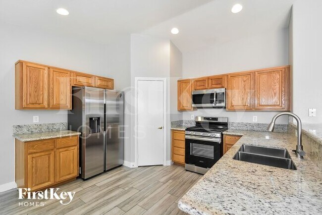Building Photo - 5312 N Regena Rose St