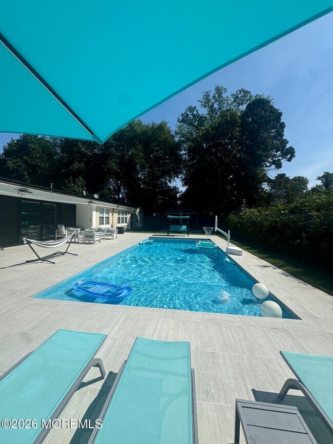 Building Photo - 612 Deal Rd