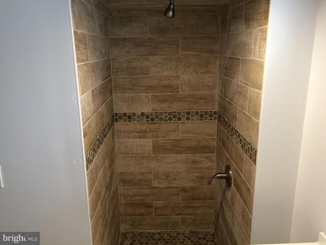 Building Photo - 267 W Sheldon St