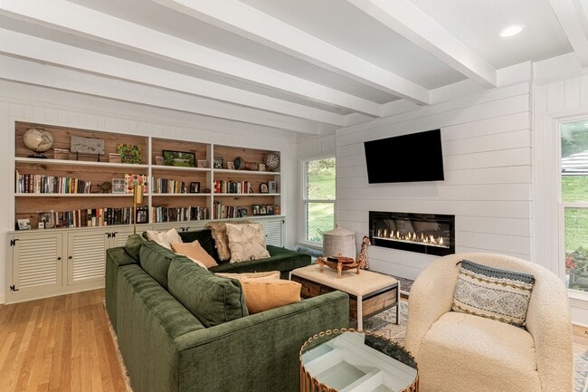 Building Photo - 5817 Fredericksburg Drive – Forest Hills |...