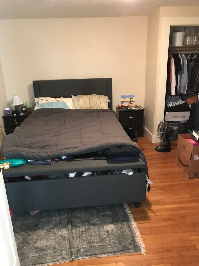 Building Photo - 387 Cambridge St