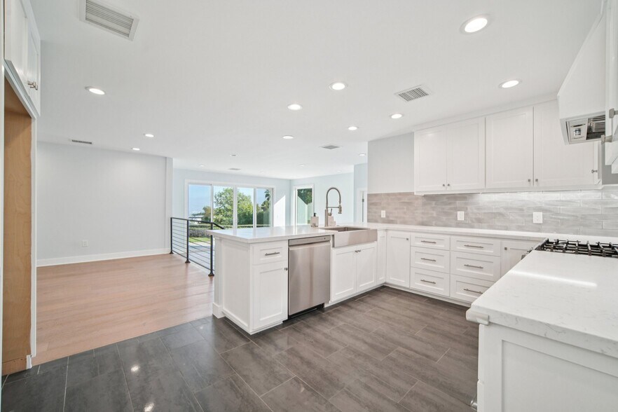 Building Photo - 1854 Homeworth Dr