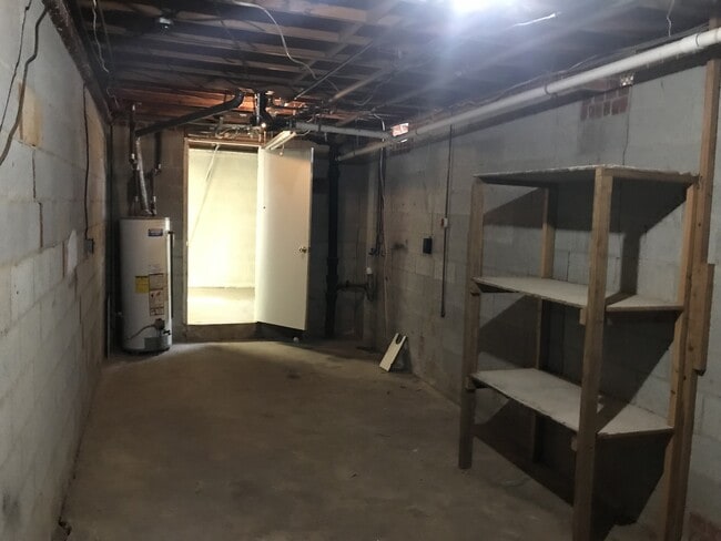Building Photo - **UPCOMING**Nice 4 Bedroom / 1 Bathroom Ho...