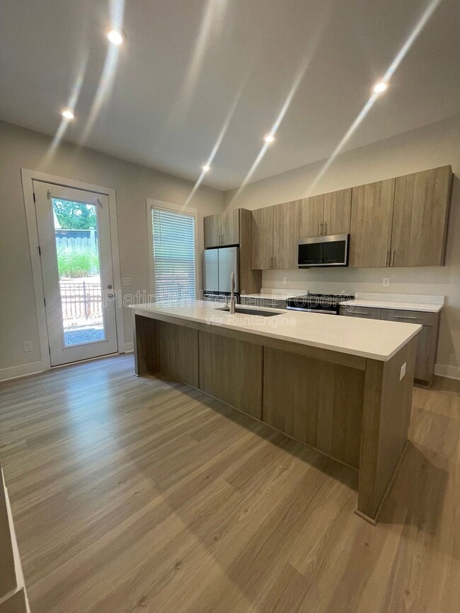 Building Photo - 146 Color Cir