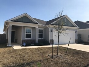 Building Photo - Great 3/2 in Presidential Meadows