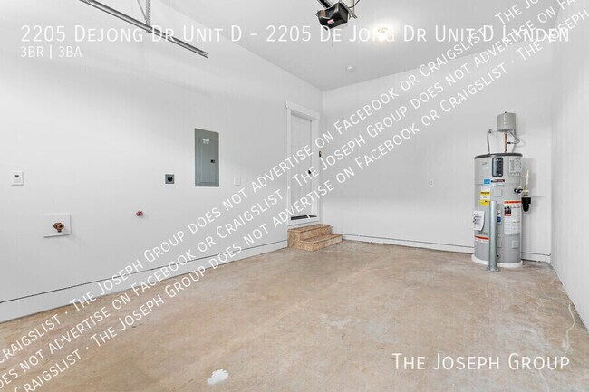 Building Photo - 2205 DeJong Dr