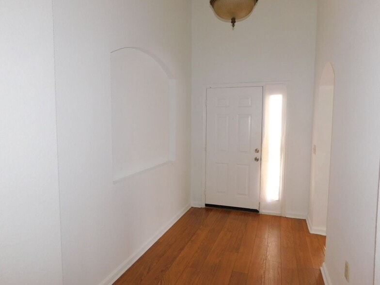 Building Photo - 3405 Willow Branch Ln