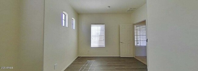 Building Photo - 3273 E Roadrunner Dr