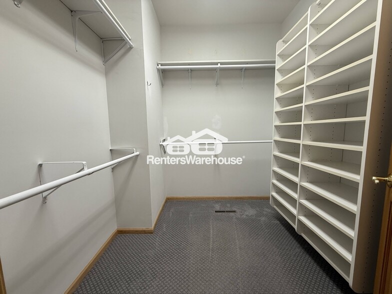 Building Photo - 9536 Windflower Pl N