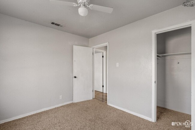 Building Photo - 1411 Deville St