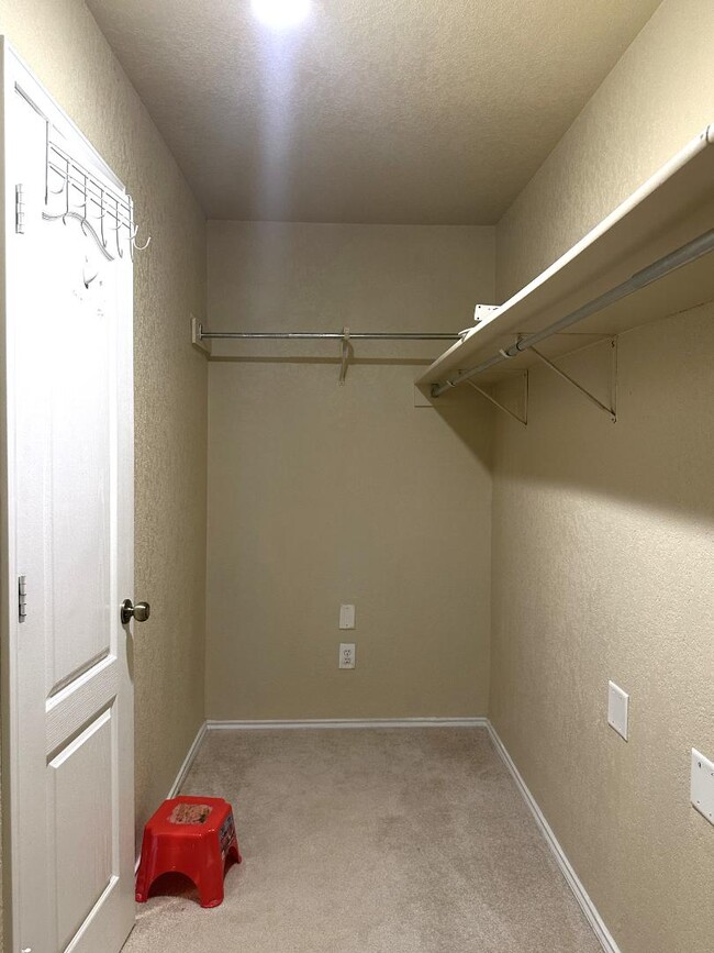 Building Photo - 7727 Barhill Post