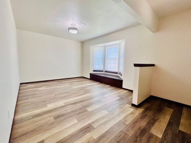 Building Photo - Very nice 3 bed 2 bath home - 1 mile from OU.