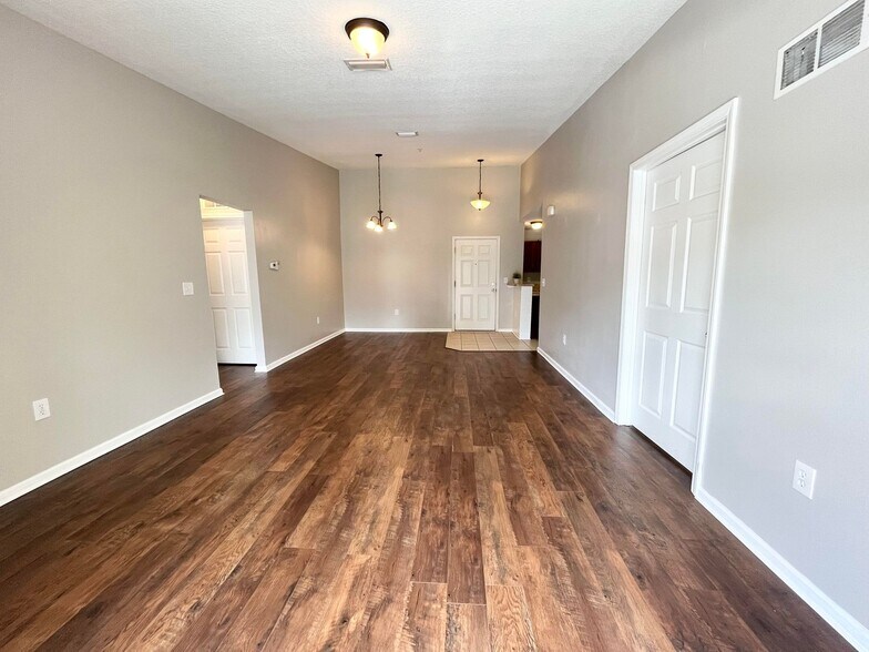 Building Photo - 2780 Golden Lake Loop
