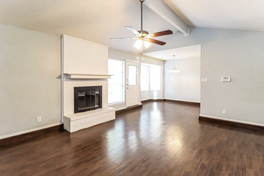 Building Photo - 2821 Lana Cir