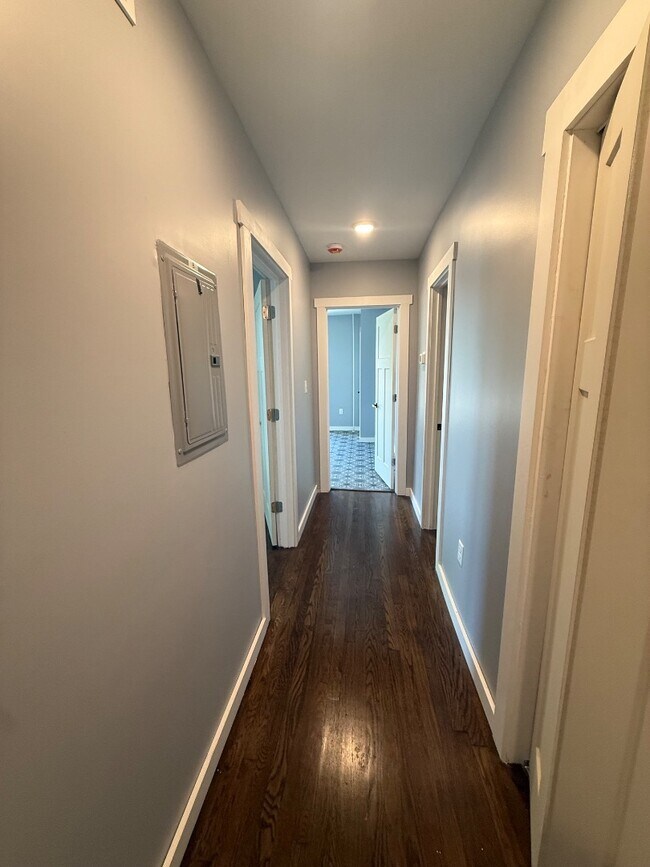 Building Photo - 610 Cabell Dr