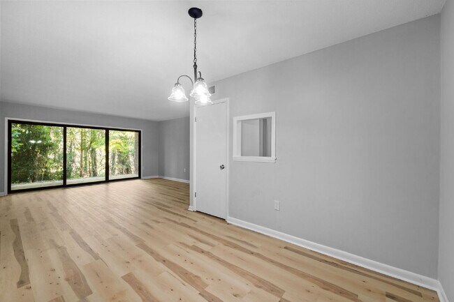 Building Photo - 500 Umstead Dr