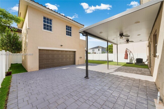 Building Photo - 16946 SW 90th Terrace