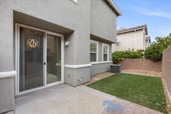 Building Photo - 32 Red Oak Canyon St