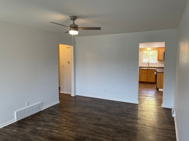 Building Photo - 4710 Dechant Rd