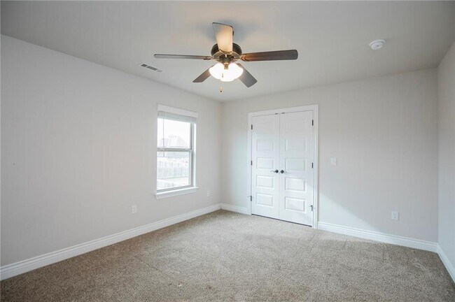 Building Photo - 337 Ryder St