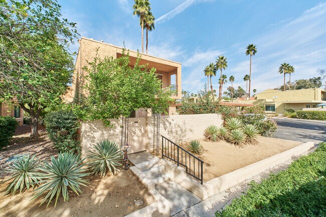 Building Photo - 2420 Los Coyotes Dr